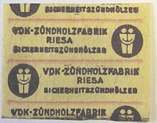 Banderoletikett aus Riesa. Das VDK-Zeichen war meist rechts oder links - hier mal abwechselnd.